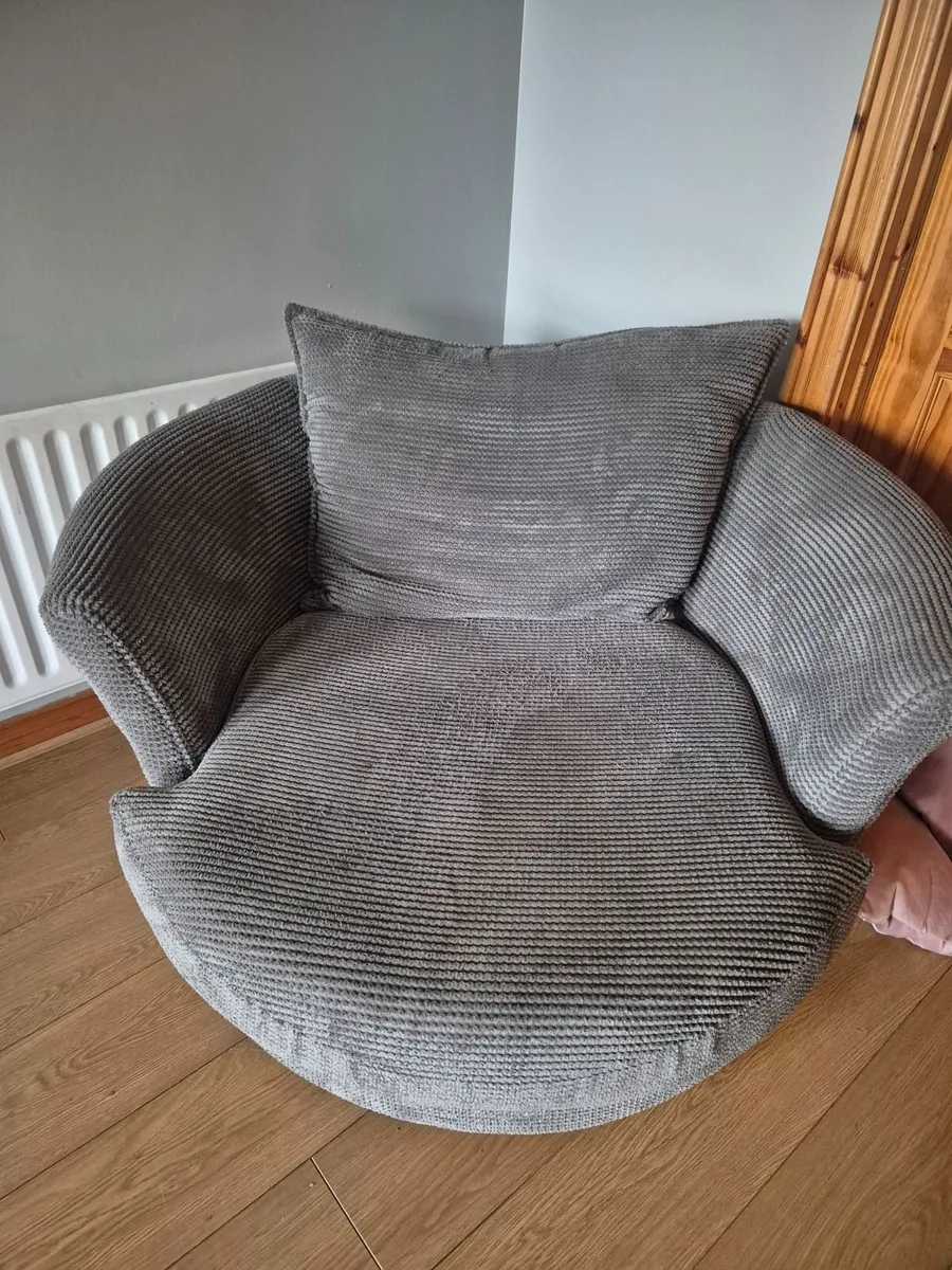 Corner sofa & swivel chair - Image 1