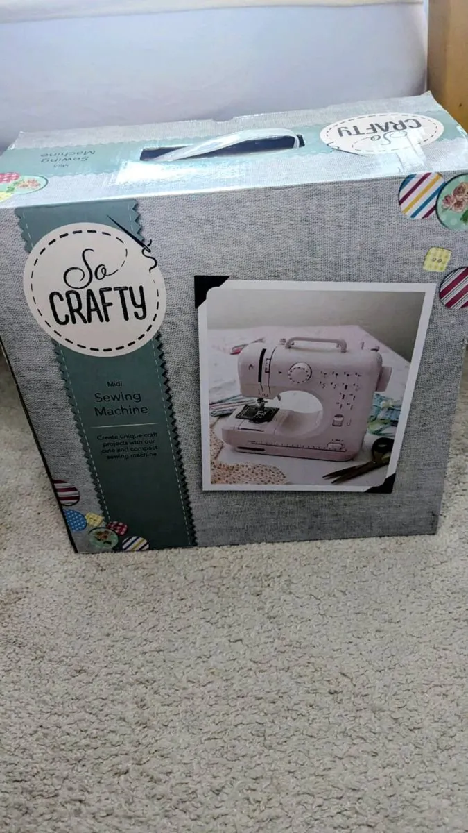 Sewing Machine - Image 4