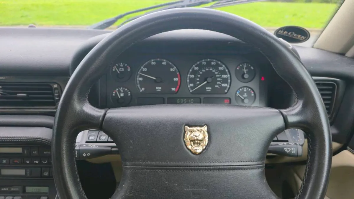 Jaguar XJ6 petrol V8 - Image 3