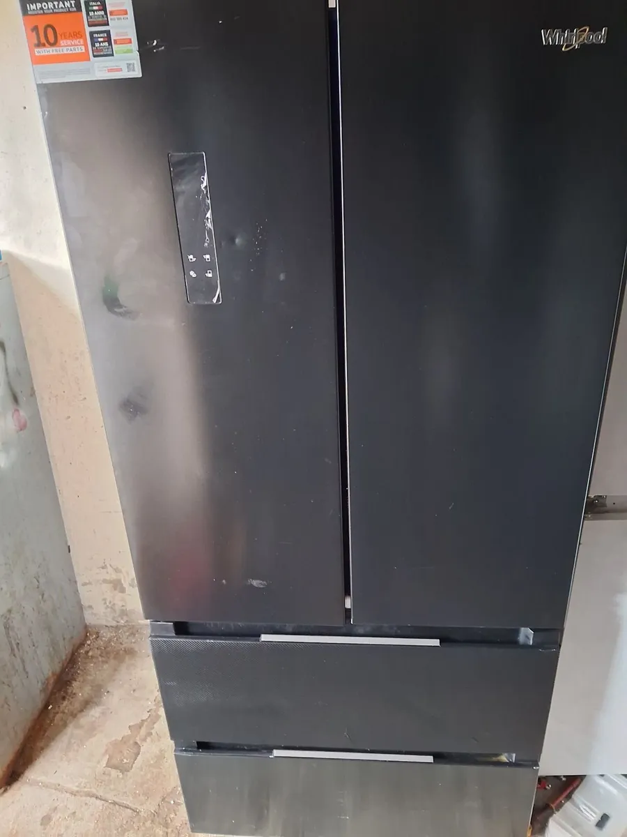 EX DISPLAY BRAND NEW AMERICAN FRIDGE AND FREEZER - Image 3