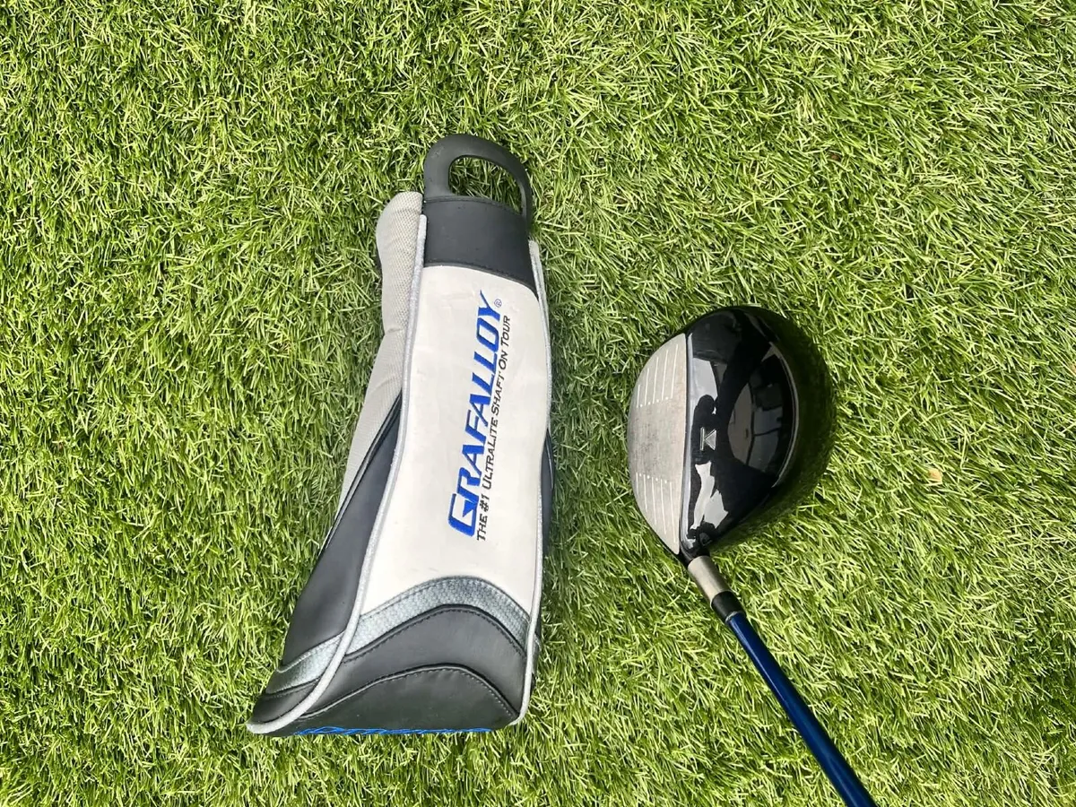 Titleist 909 D2 Driver - Extra Stiff Project X Sha - Image 1