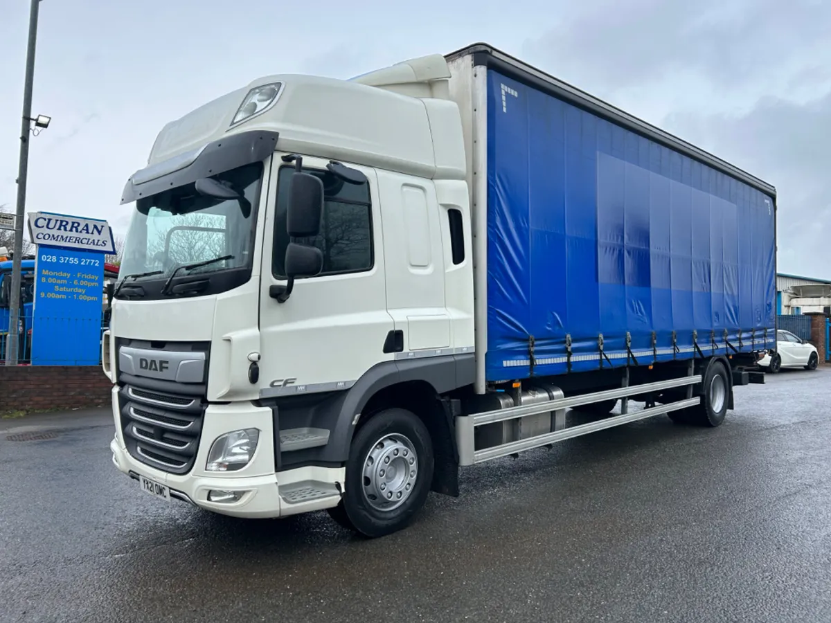 2021 Daf cf260 18 ton Curtainsider tail lift - Image 1