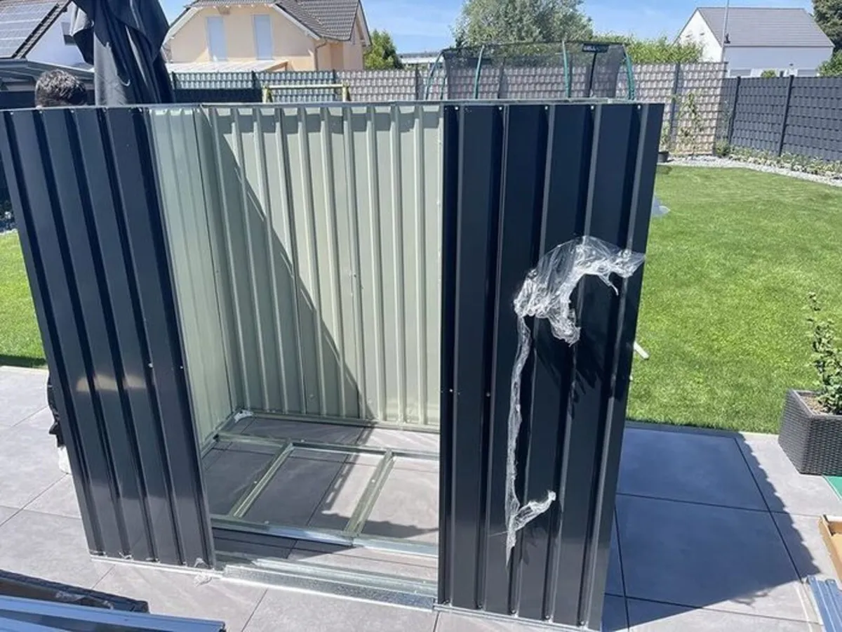 Metal Shed - Image 4