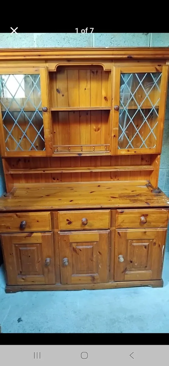 Pine dresser