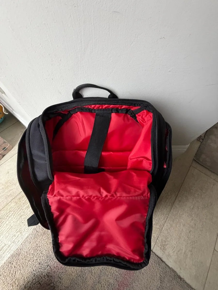 Wilson Clash v3 Backpack - Image 3