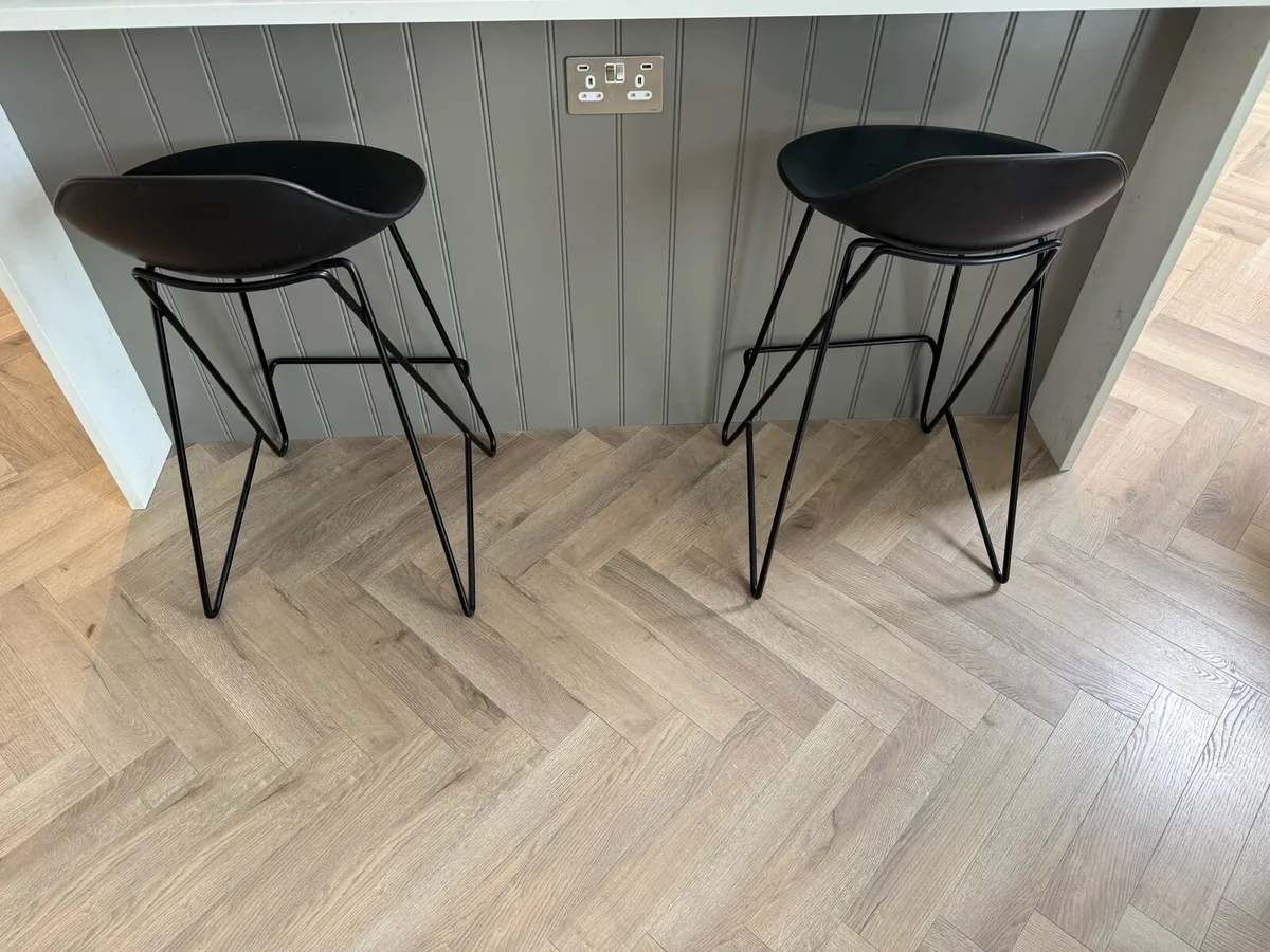 Bar stools - Image 1