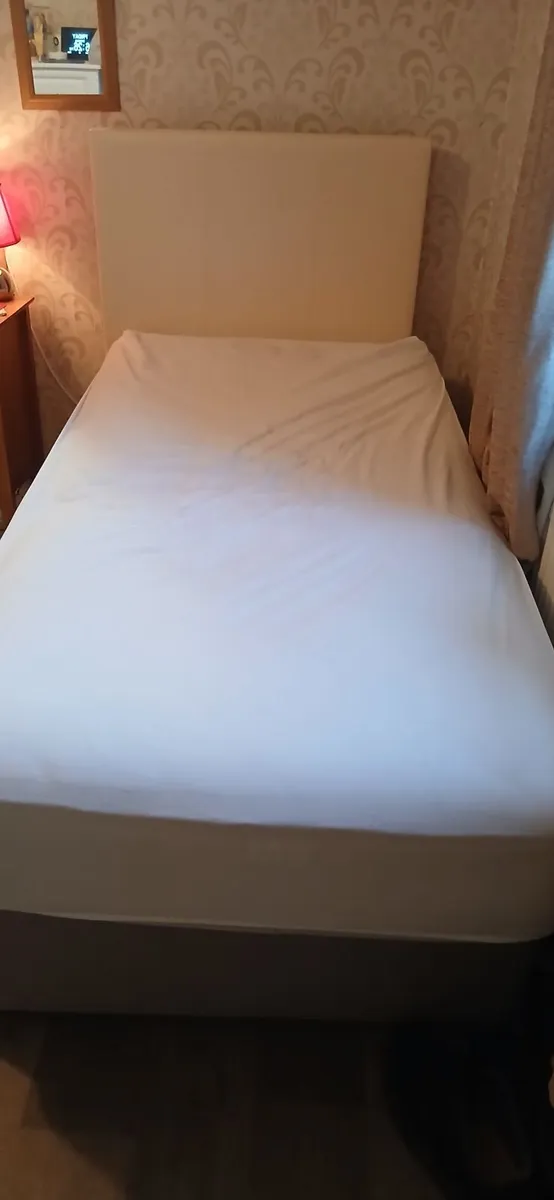 Single bed - Image 2