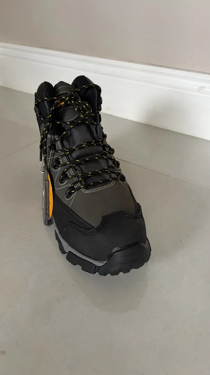 Safety boots - Image 2