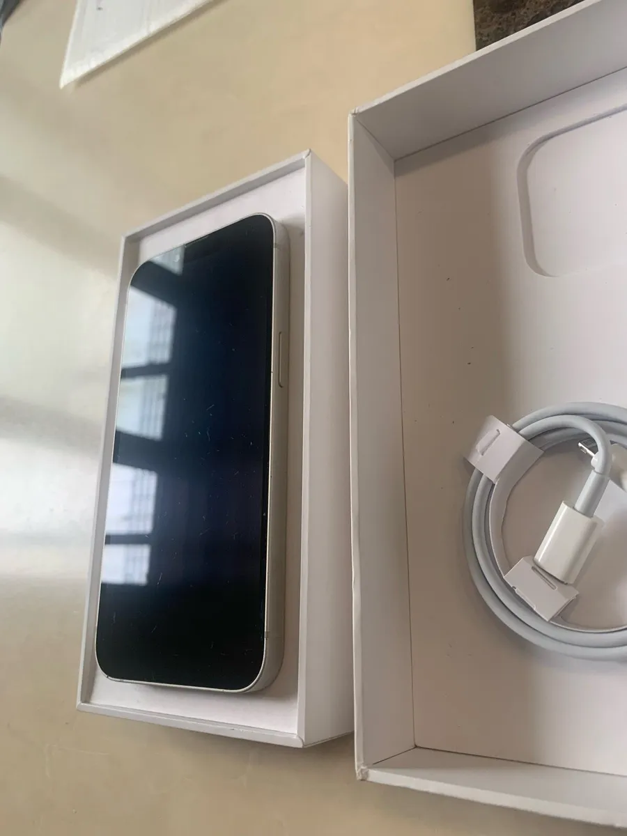 iPhone 13 128GB white - Image 4