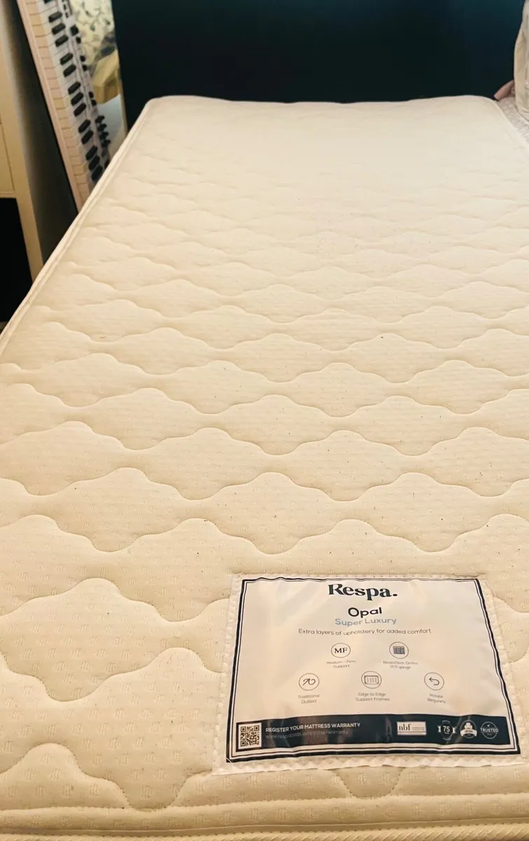 2 single beds - Image 1