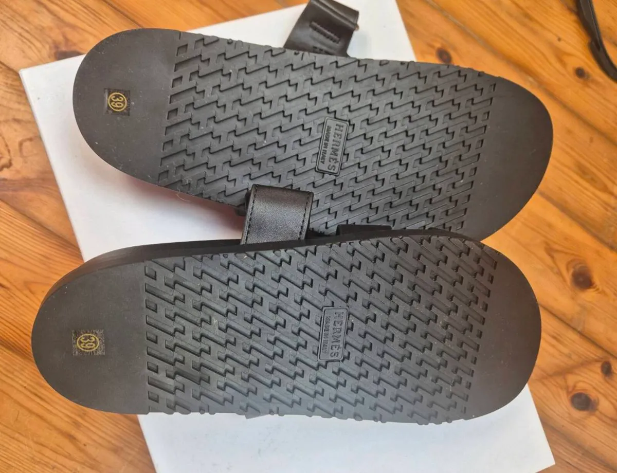 Woman sandals new with tag - Image 4