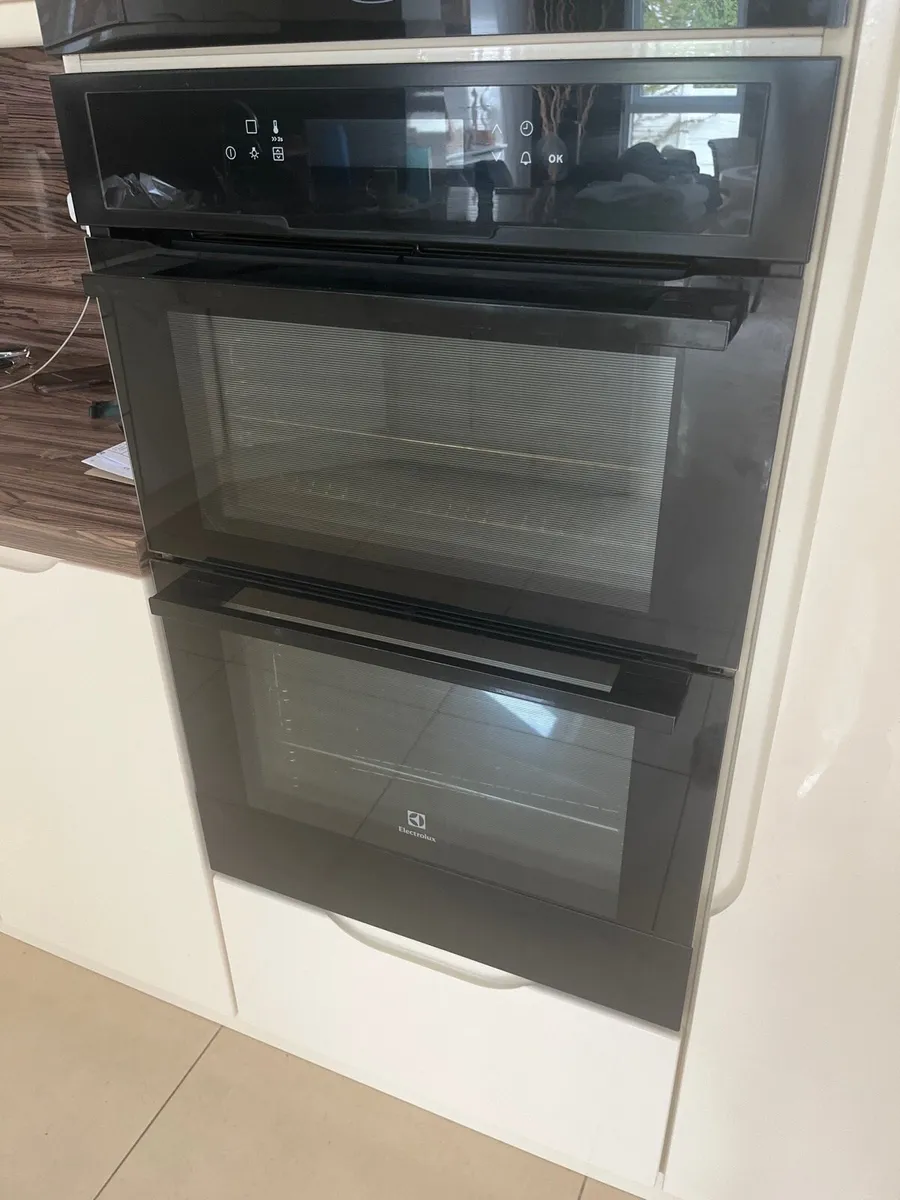 Integrated Electrolux double oven - Image 1