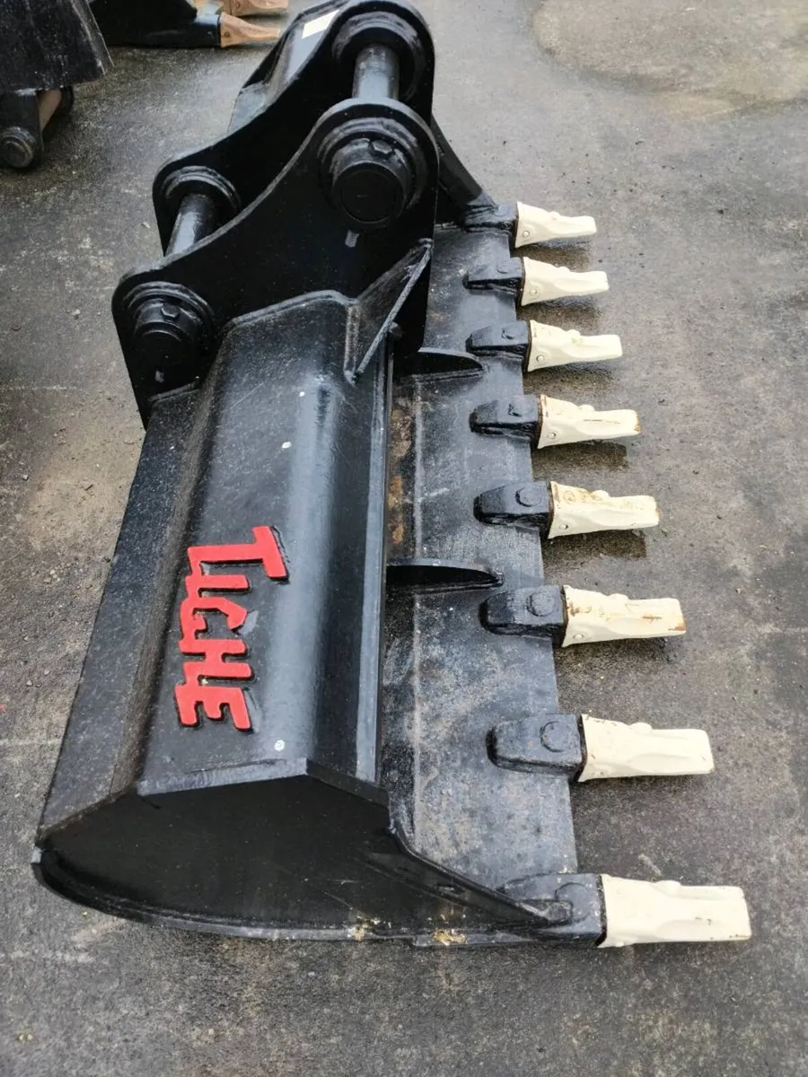 Grading bucket ditching bucket - Image 1