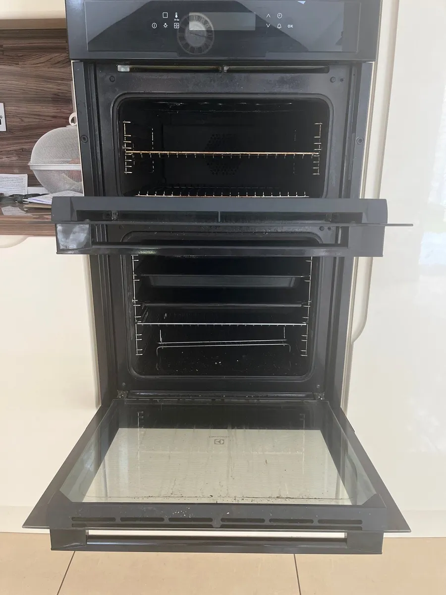 Integrated Electrolux double oven - Image 2