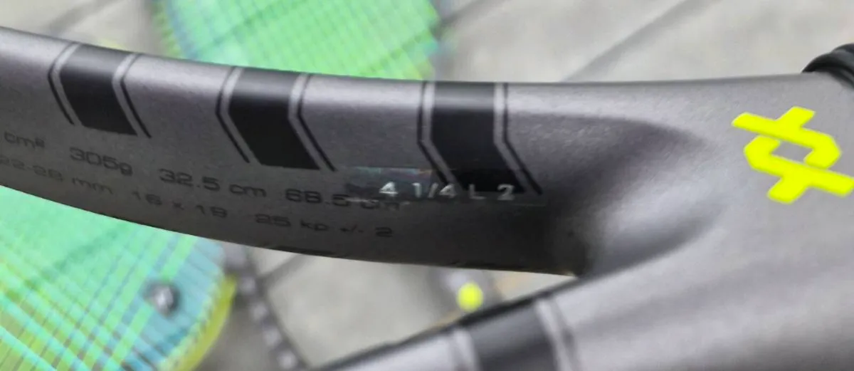 Volkl V1 EVO Tennis racket gripvl 2 - Image 4