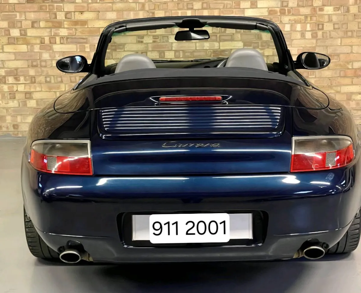 Porsche 911 Service History 2 keys 2001 Manual 996 - Image 4