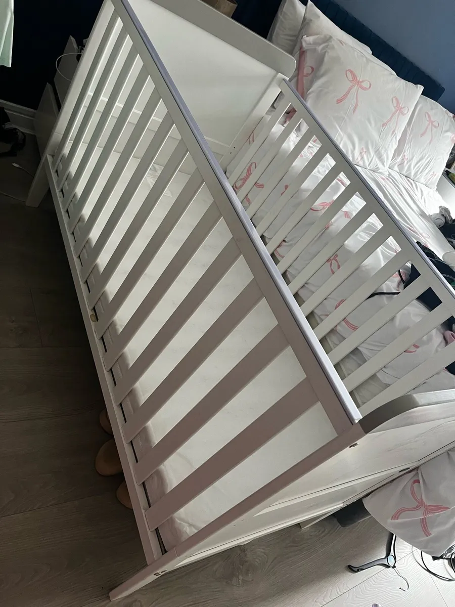 Tutti Bambini Mia Cot Bed White and Grey - Image 3