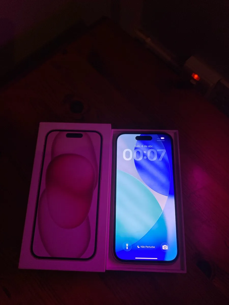 Iphone 15 pink 128 gb free sim, like new - Image 2