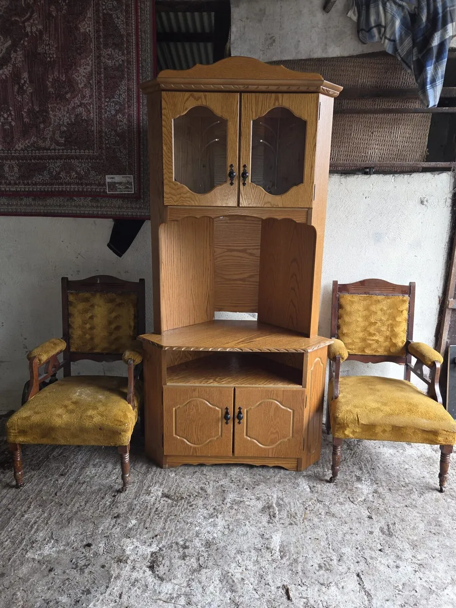 Household furniture - Image 1