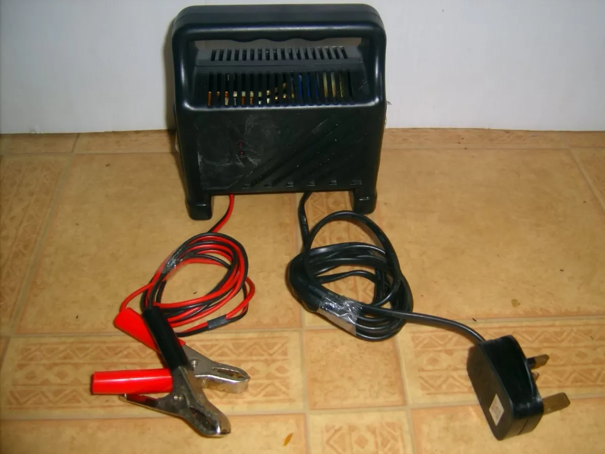 battery charger - Image 1