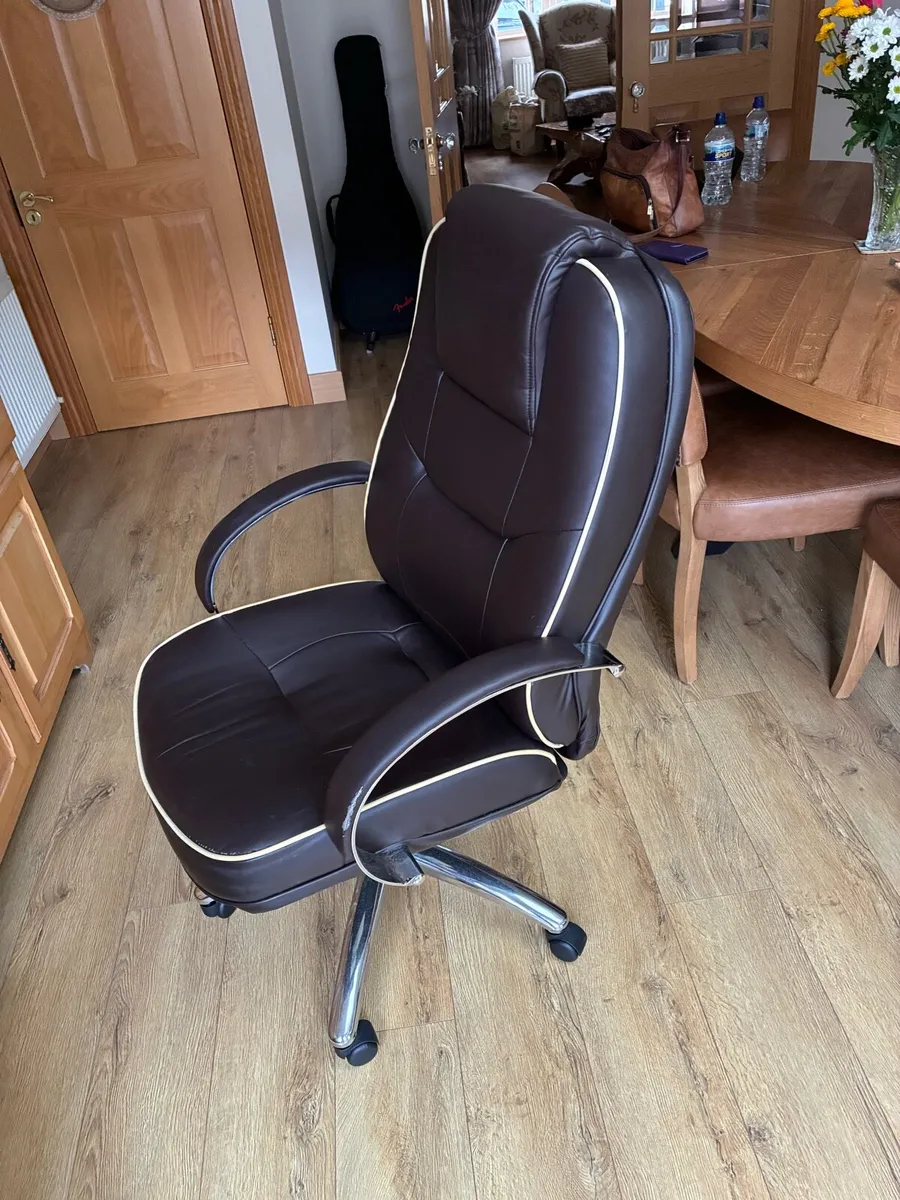 Office chair - Image 2