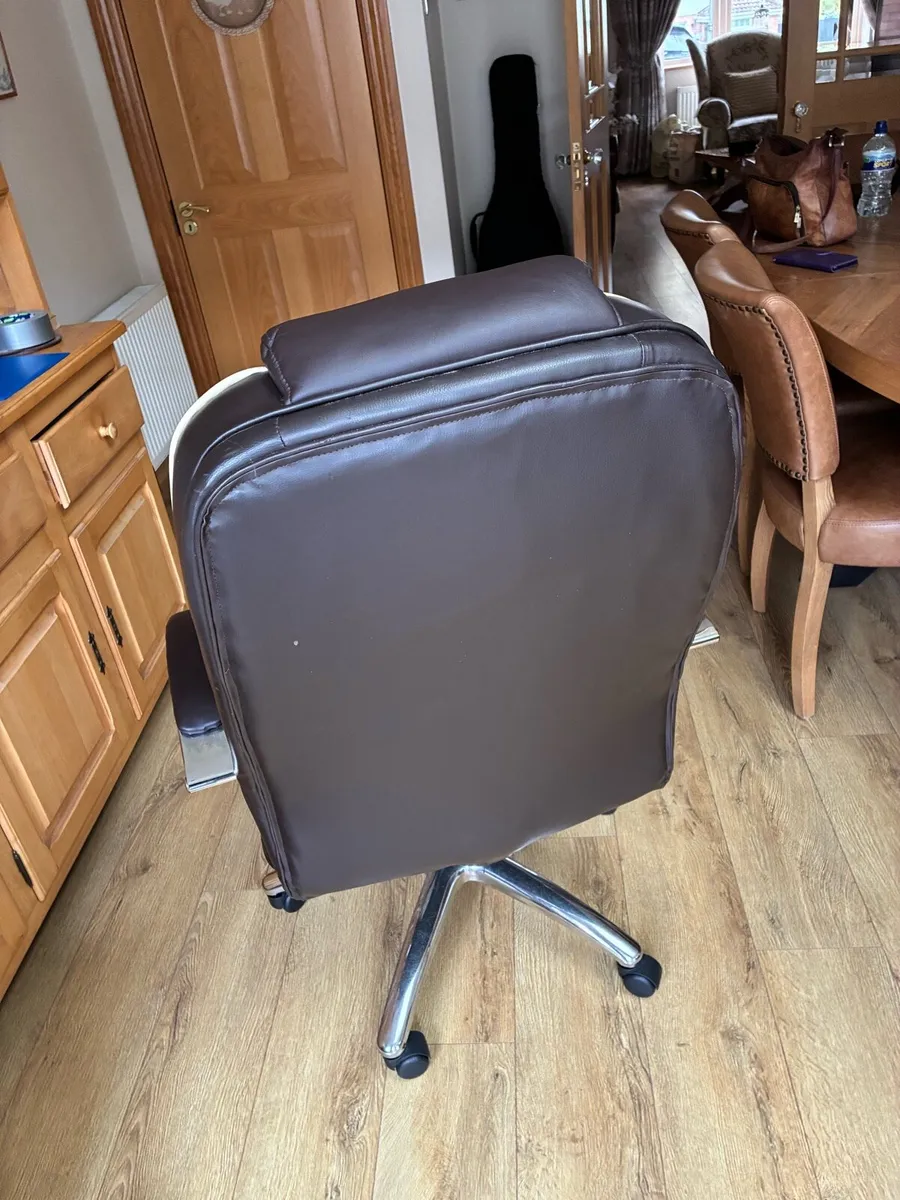 Office chair - Image 3