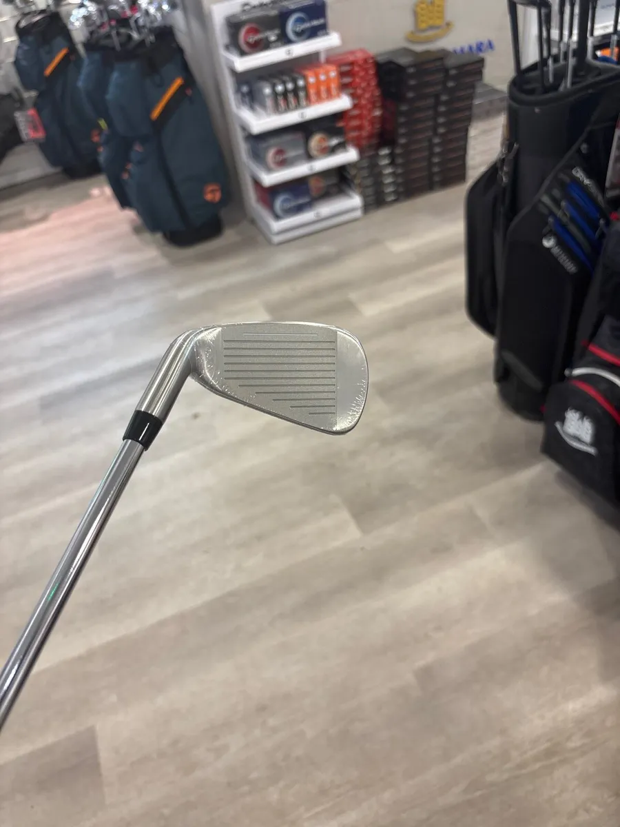 Cobra Rad S irons (5-PW) Stiff and Reg - Image 3