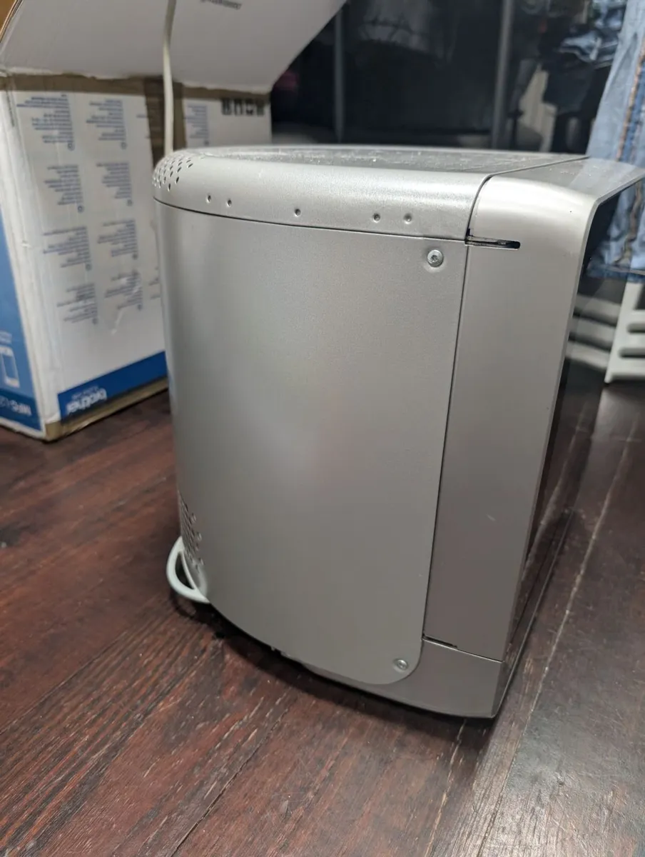 Selling a Whirlpool MAX 39S microwave - Image 3