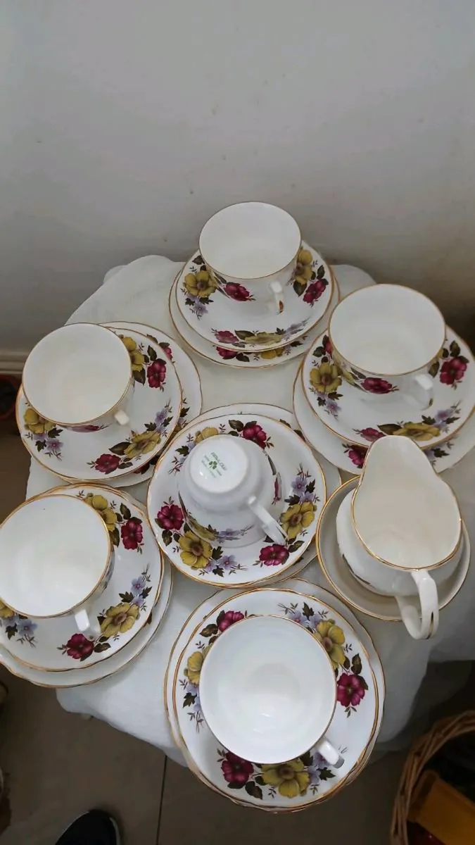 21 Piece Arklow Tea Set - Image 1