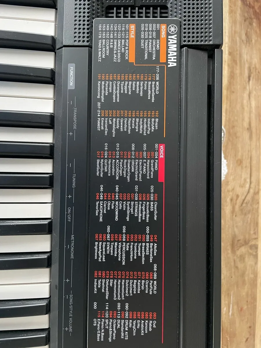 Yamaha portable electric keyboard - Image 2