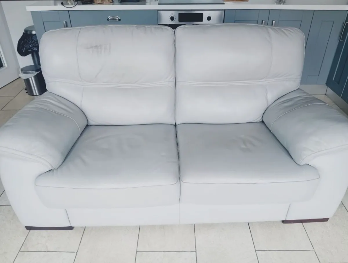 Couch/Sofa - Image 1