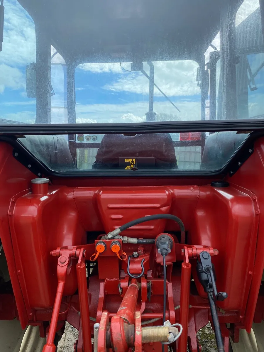 International 784 - Image 4