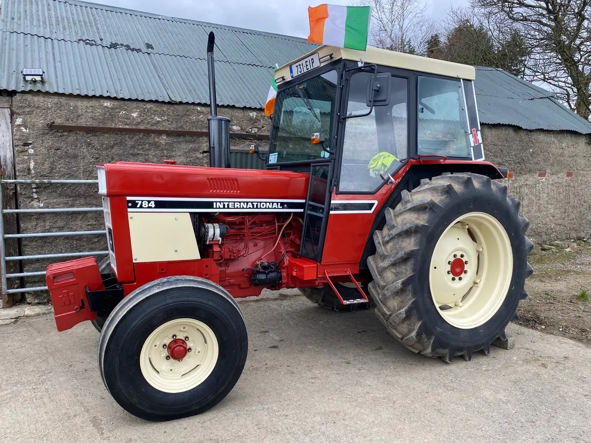 International 784 - Image 1
