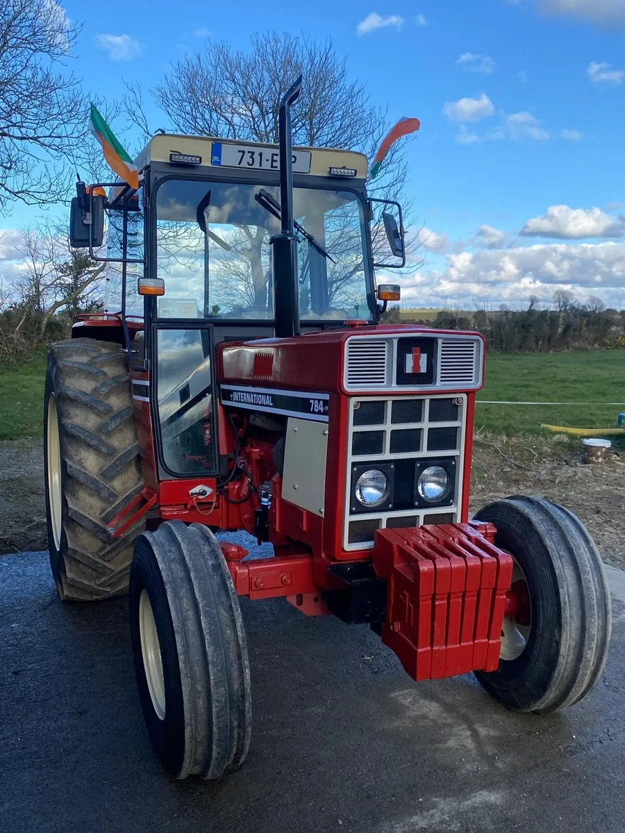 International 784 - Image 2