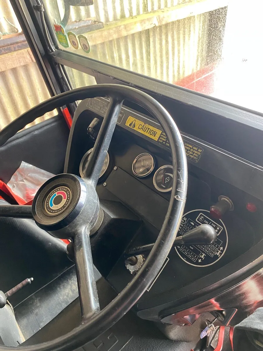 International 784 - Image 3