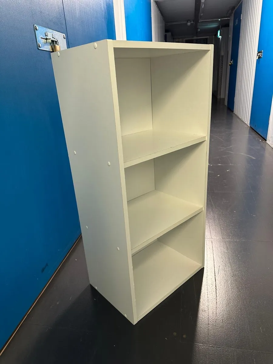 Book shelving - Image 2