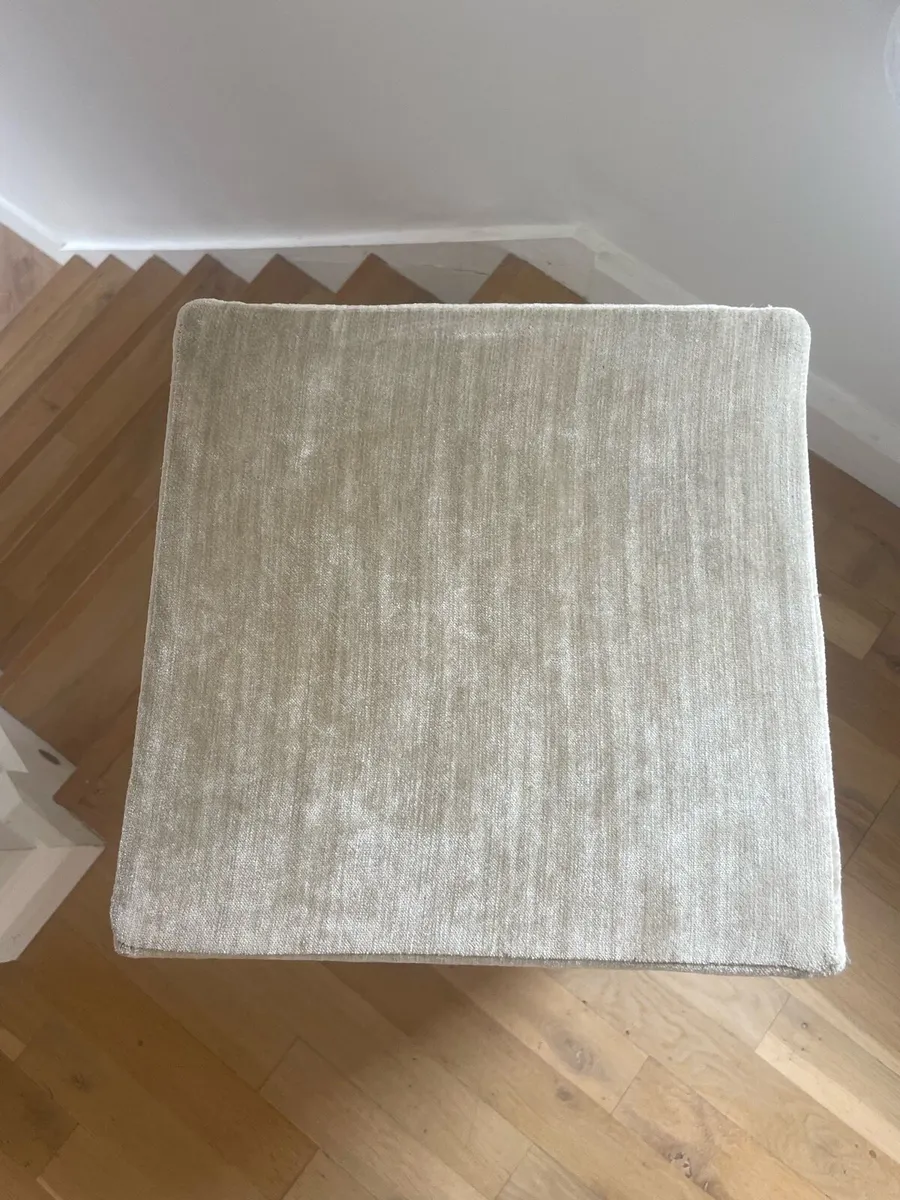 End of Sofa cube/lamp stand (Velvet). - Image 4