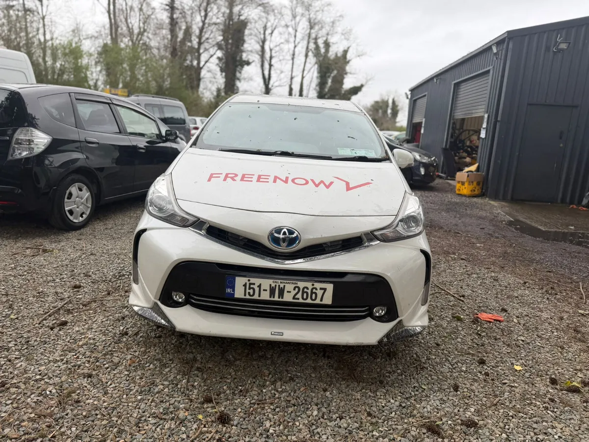 2015 PRIUS AVILPHA 7 SEATER - Image 2