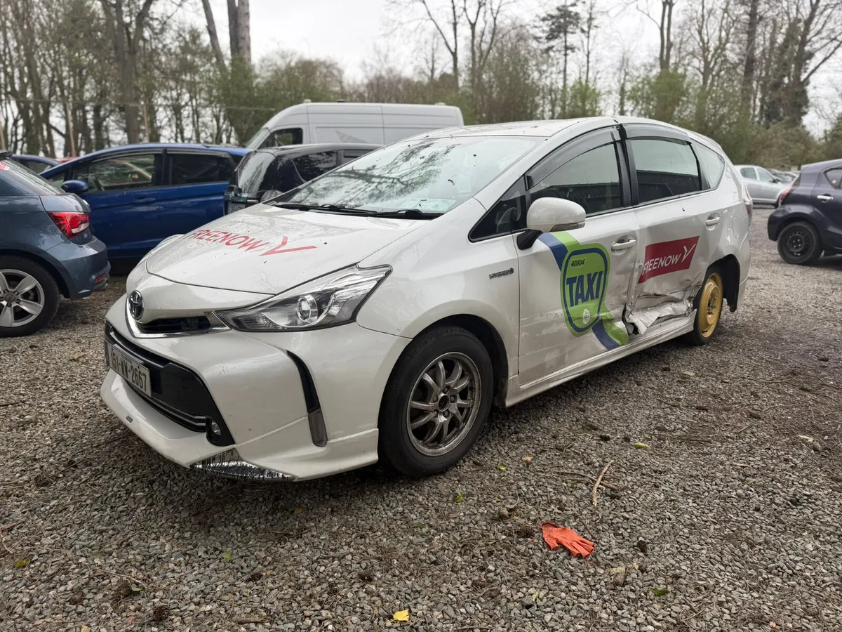 2015 PRIUS AVILPHA 7 SEATER - Image 3