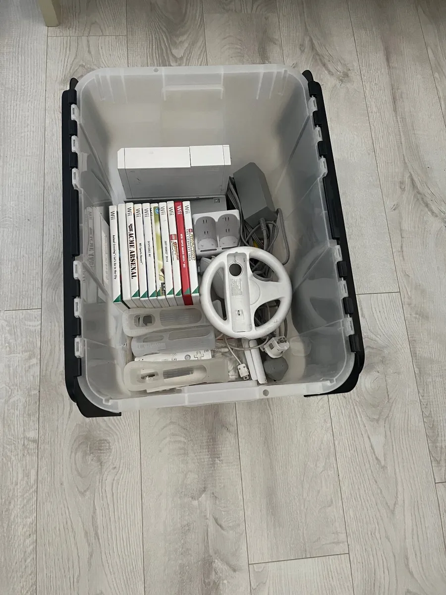 Nintendo Wii Console and Wii games - Image 2
