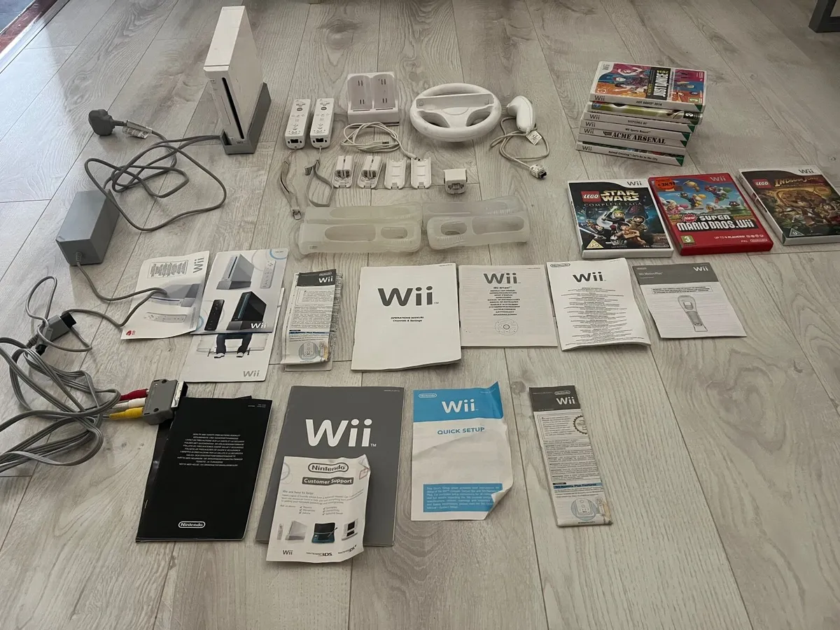 Nintendo Wii Console and Wii games - Image 3