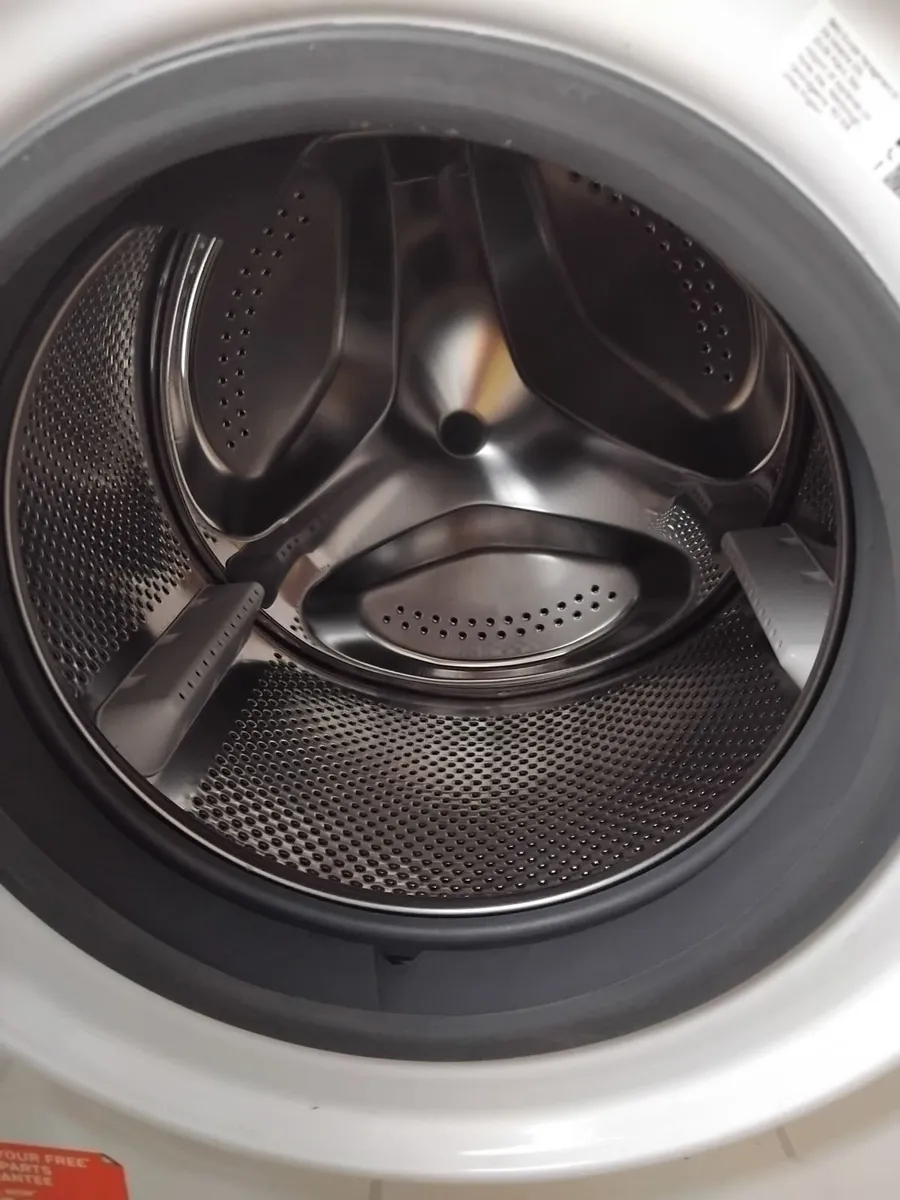 HotPoint 8kg Washing Machine - Image 2