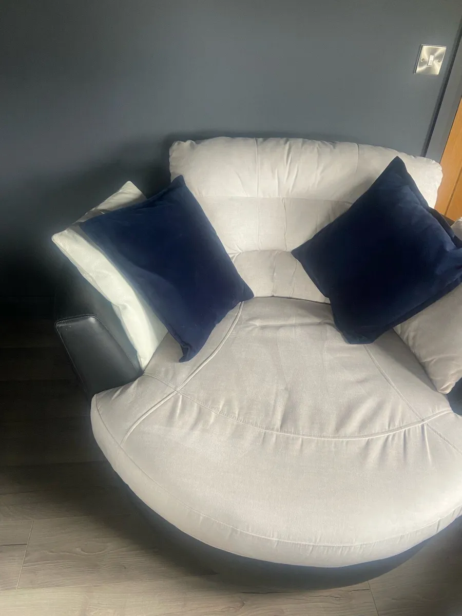 Swivel chair - Image 3