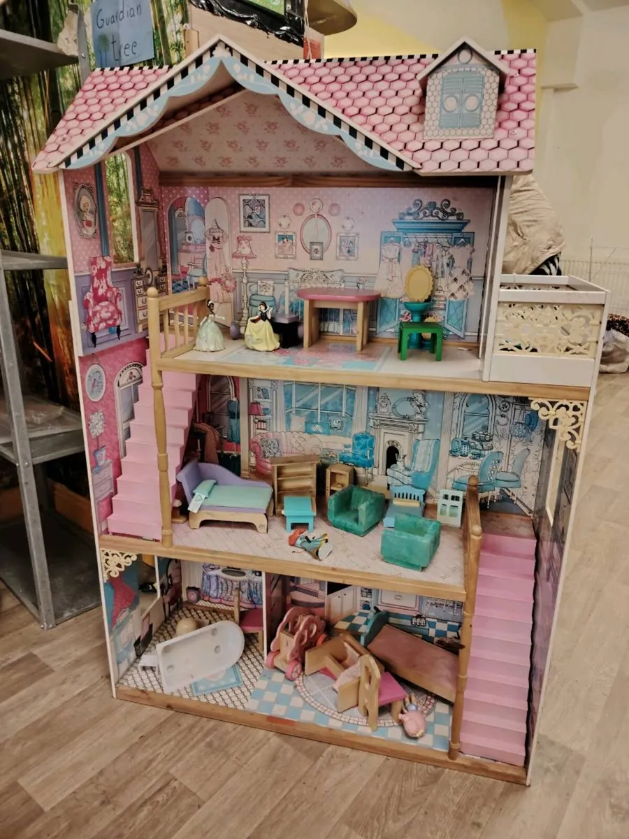 Doll's House - Image 2
