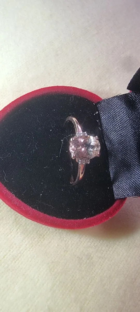 Morganite and diamond ring - Image 1