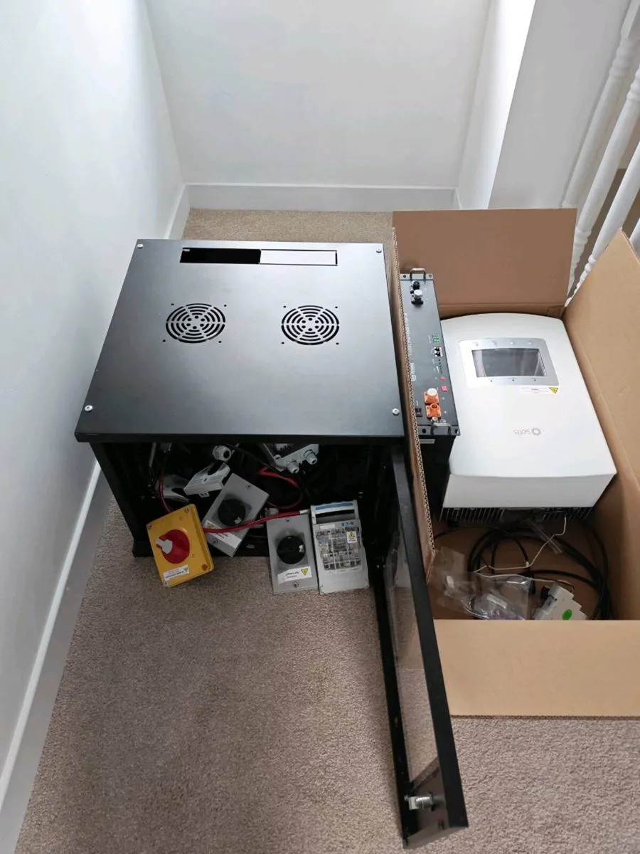 PV 3.6kw Inverter and 2kw battery - Image 2