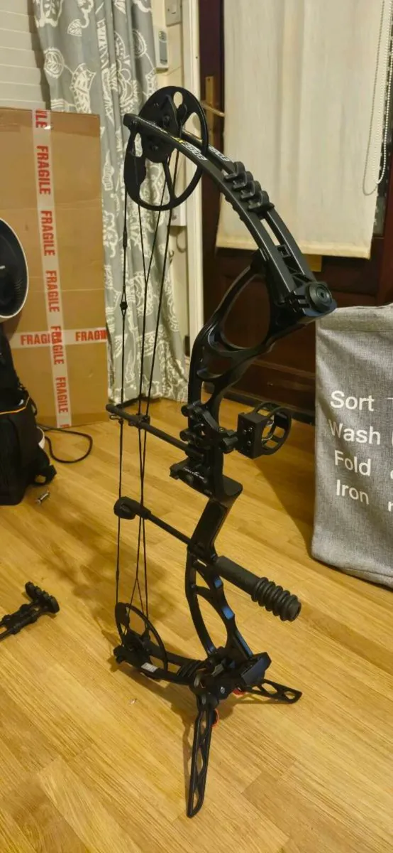 Diamond Archery Edge Xt compound - Image 2