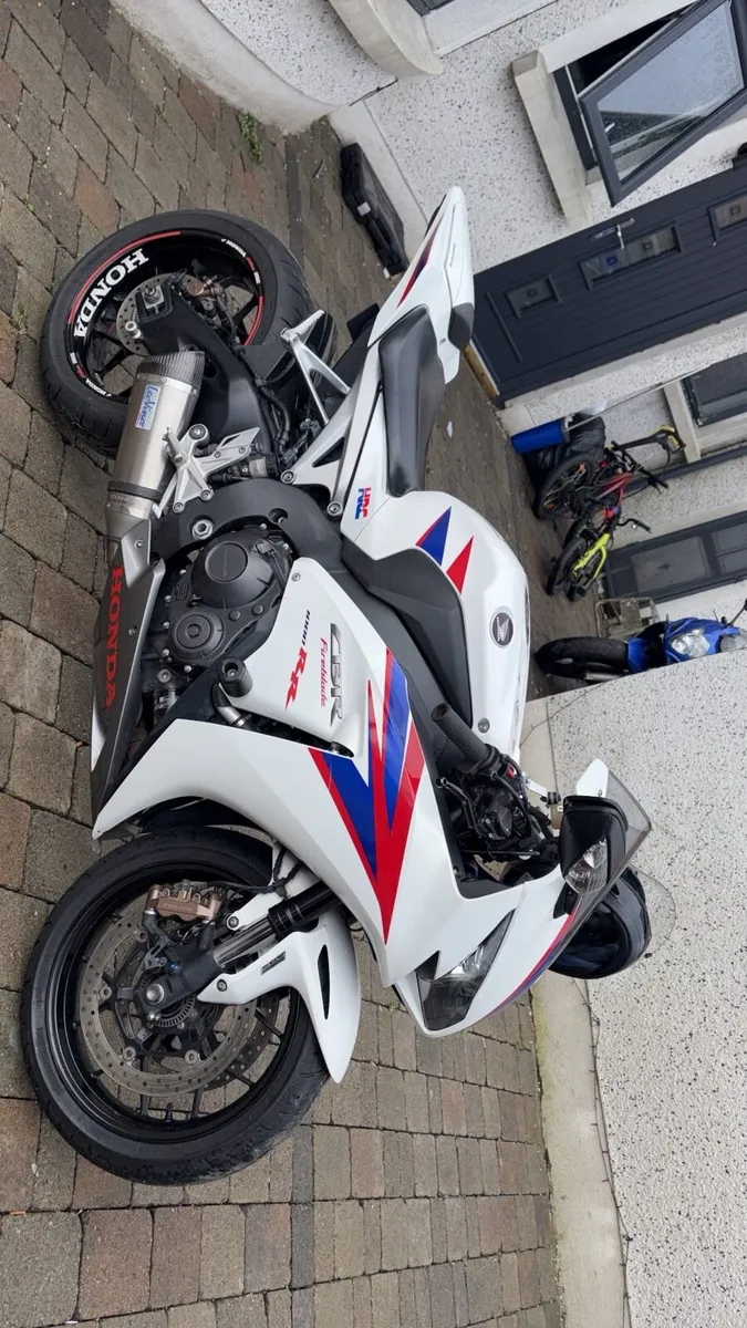 Cbr 1000rr 20th anniversary - Image 1