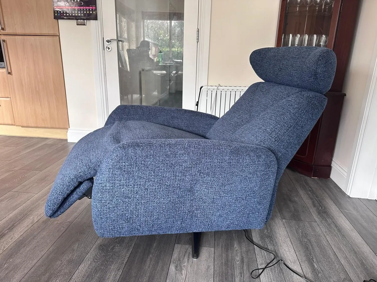 Fabric power recliner Sofa - Image 4