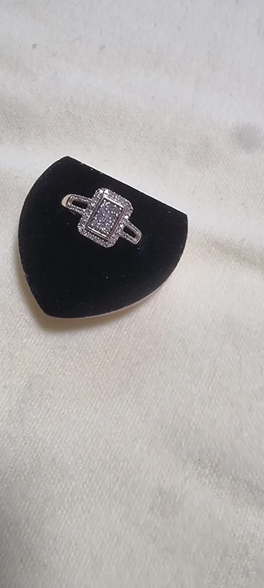 9ct gold diamond ring - Image 2